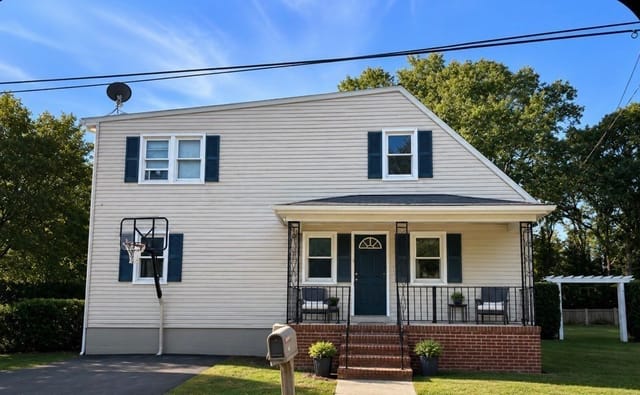 3-bed Single Family at 15 Hiram St, Acushnet