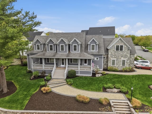 4-bed Single Family at 1 Twin Springs Drive, Saugus