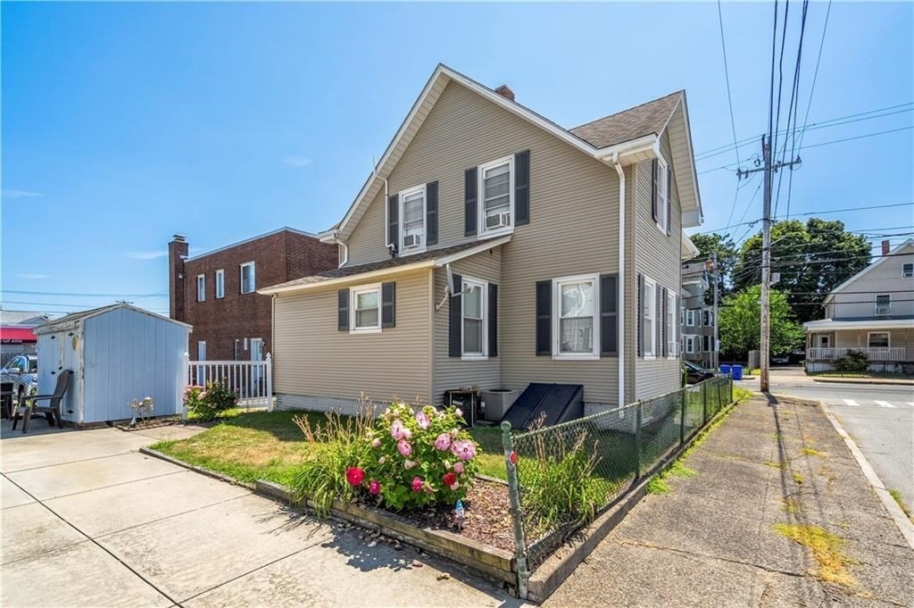 4-bed Single Family at 574 Central Ave, Pawtucket