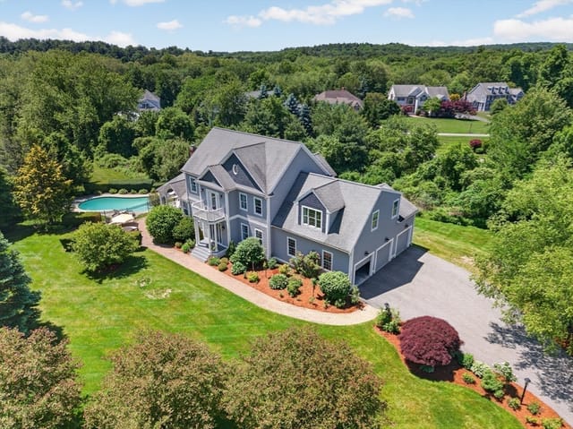 Casa Unifamiliar de 4 habitaciones en 2 Watkins Ln, Southborough