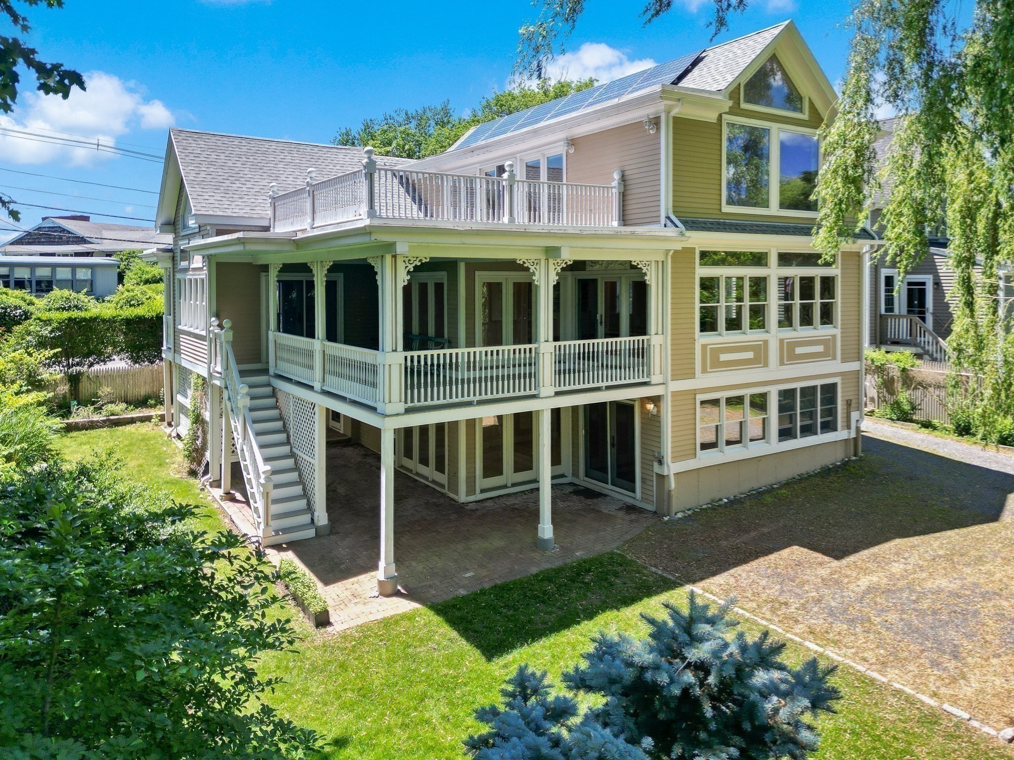 Casa Unifamiliar de 5 quartos em 174 Willow Rd, Nahant