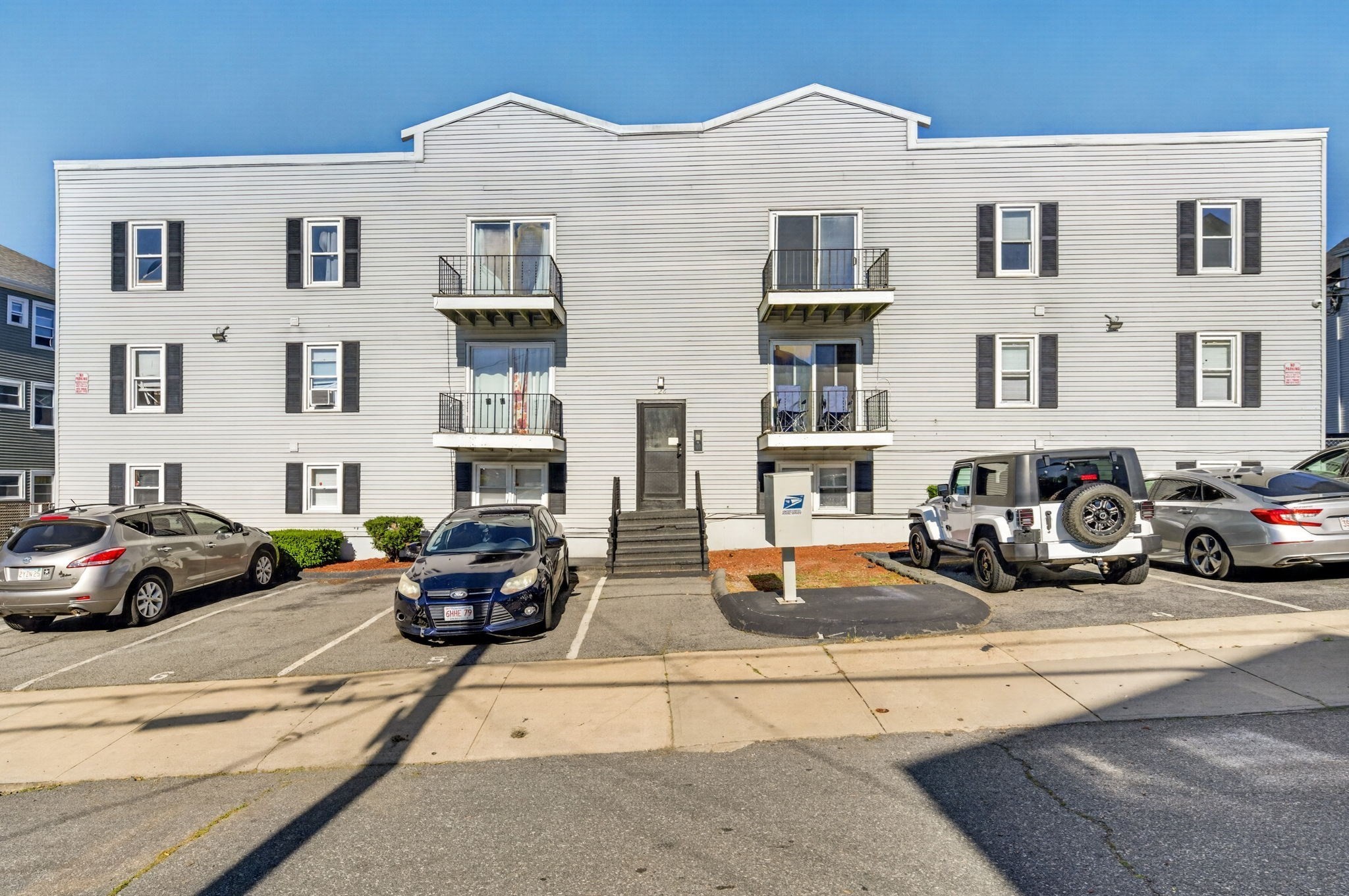 30-bed Multi-Family at 526 3rd St, Fall River