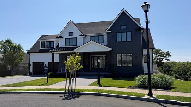 6-bed Single Family at 4 Oneil Way, Saugus
