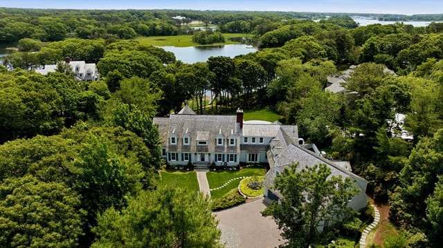 Casa Unifamiliar de 5 quartos em 375 Baxters Neck Rd, Barnstable