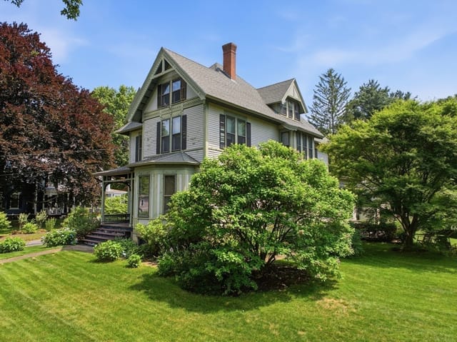 5-bed Single Family at 33 Gilbert St, North Brookfield