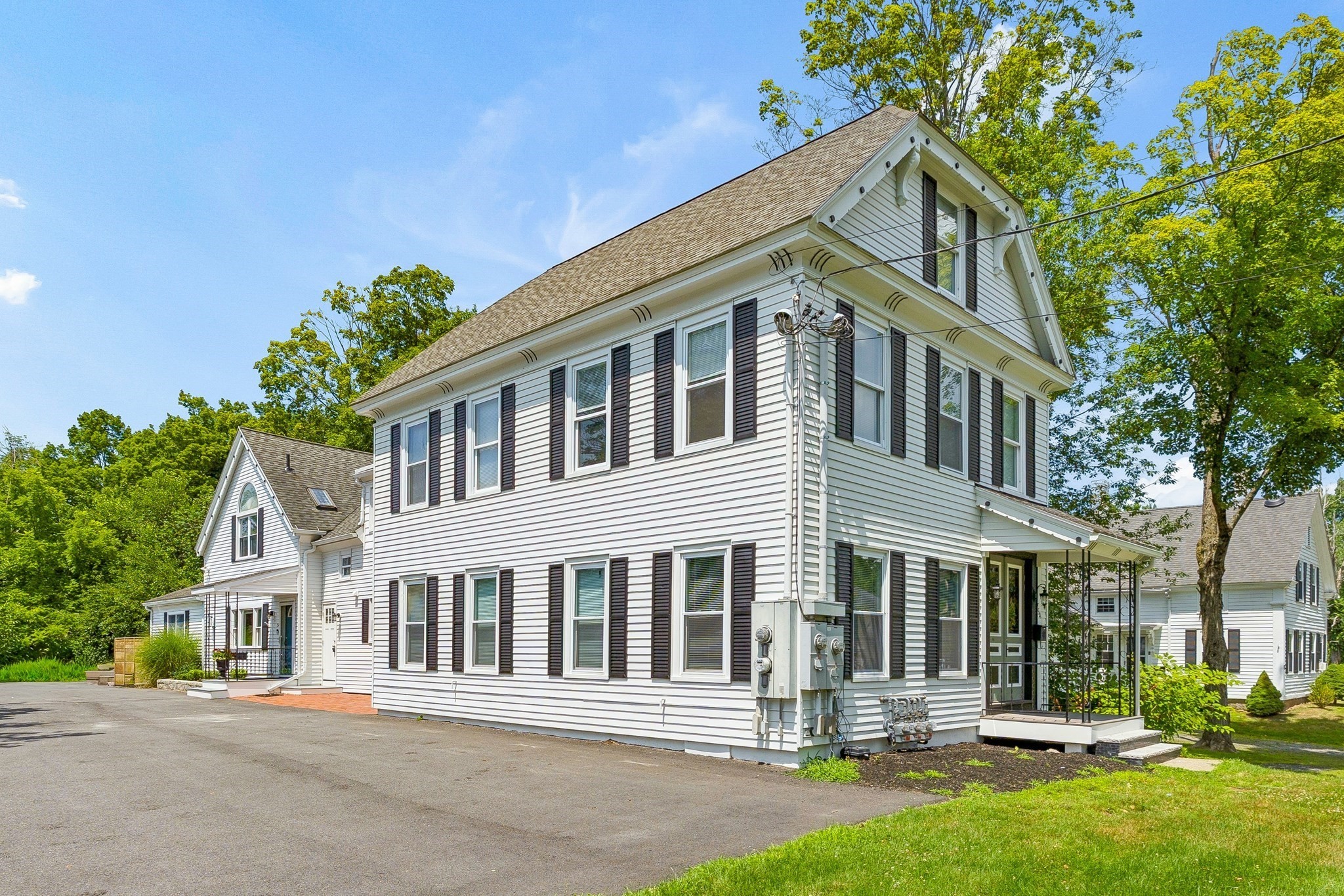 Multifamiliar de 5 quartos em 5 Mill St, Northborough
