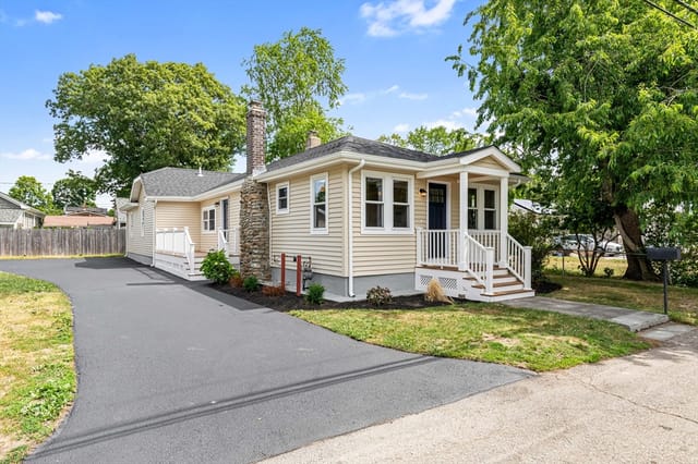 Casa Unifamiliar de 3 quartos em 210 Promenade Street, Barrington