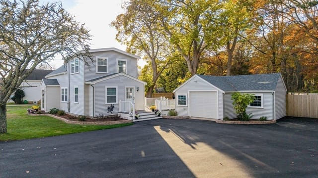 Casa Unifamiliar de 4 habitaciones en 245 Wareham Rd, Marion