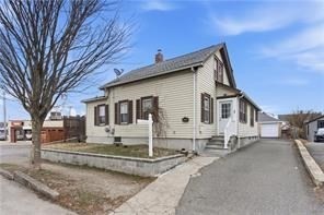 2-bed Single Family at 215 Kenyon Ave, Pawtucket