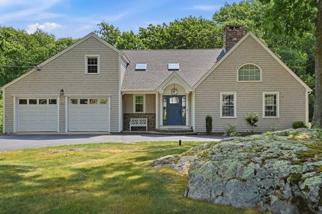 4-bed Single Family at 47 Old Coach Road, Cohasset