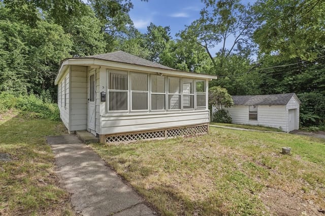 Casa Unifamiliar de 1 quartos em 5 Wildwood Road, Millbury