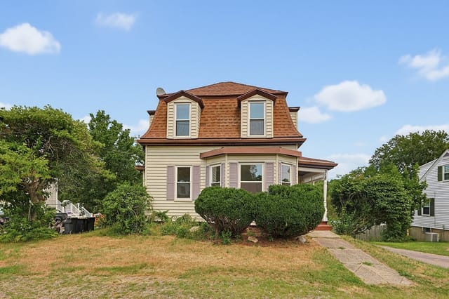 3-bed Single Family at 358 W Main St, Avon