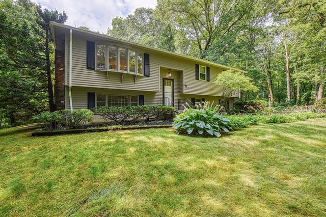 Casa Unifamiliar de 3 habitaciones en 45 Neck Hill Road, Mendon