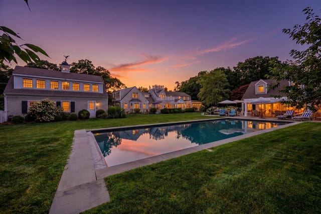 Casa Unifamiliar de 5 quartos em 313 Bridge Street, Barnstable