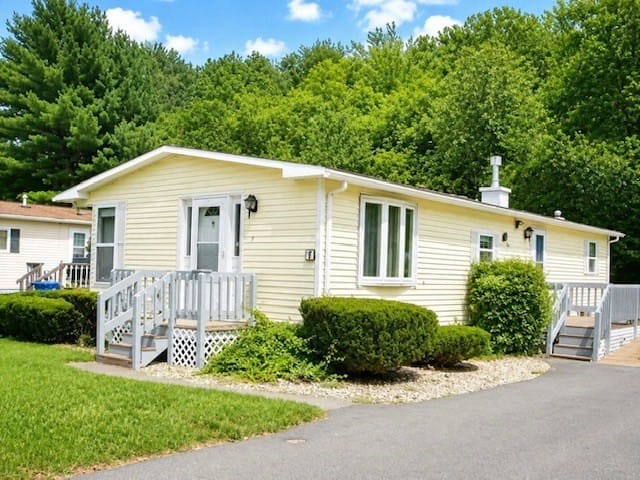 2-bed Single Family at 1 Canterbury Lane, Rockland