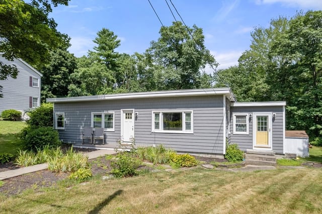 3-bed Single Family at 44 Susan Park Way, Uxbridge