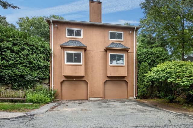 2-bed Condo at 5 Highness Dr # 5, Uxbridge