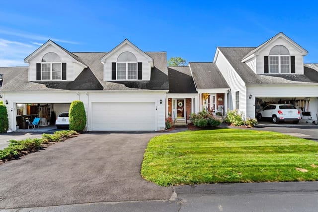 2-bed Condo at 7 Nature View Dr # 7, Uxbridge