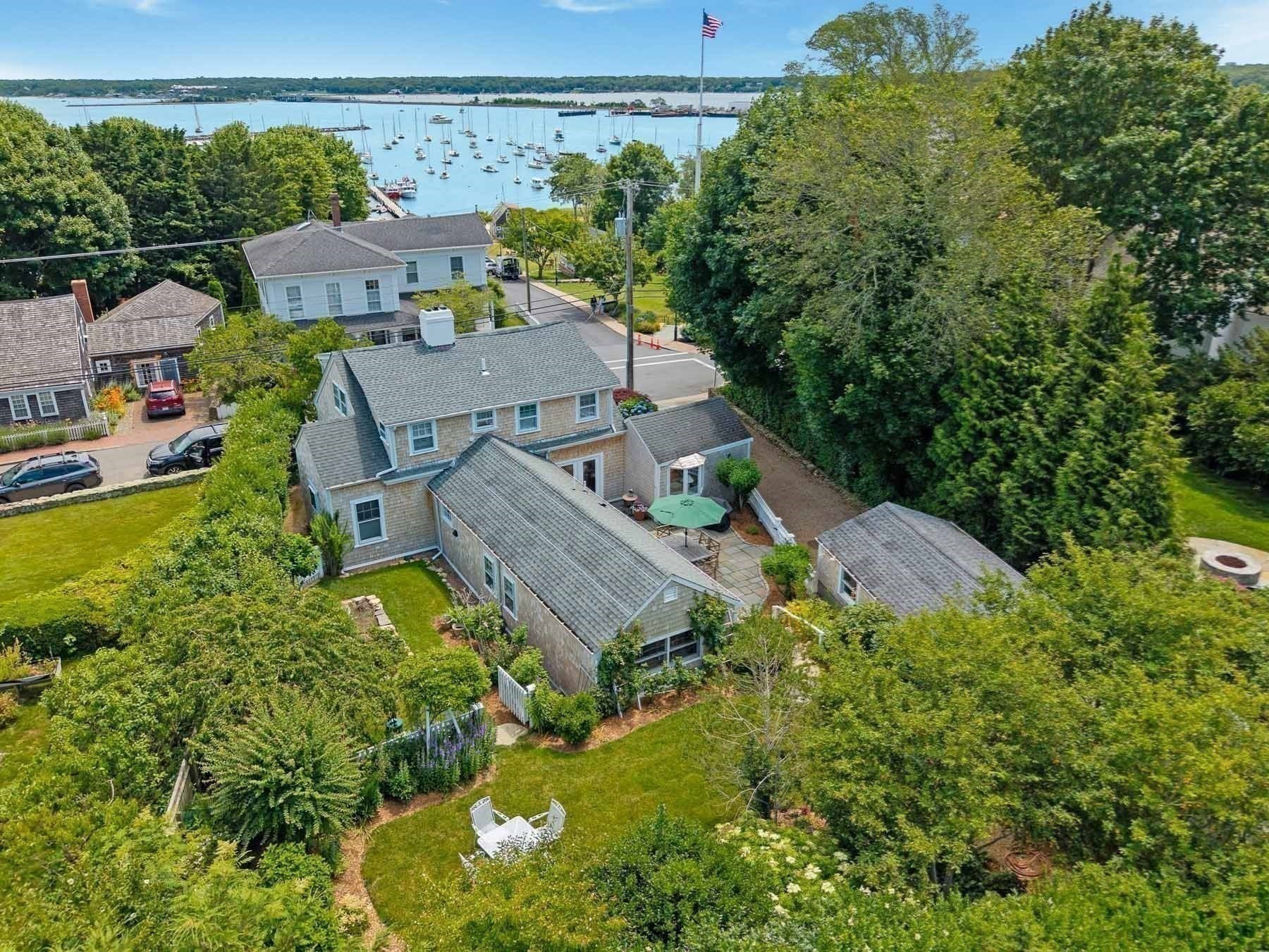 5-bed Single Family at 124 Main St., Tisbury