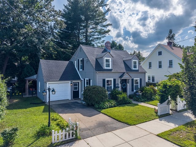 2-bed Single Family at 67 Warren Ter, Longmeadow