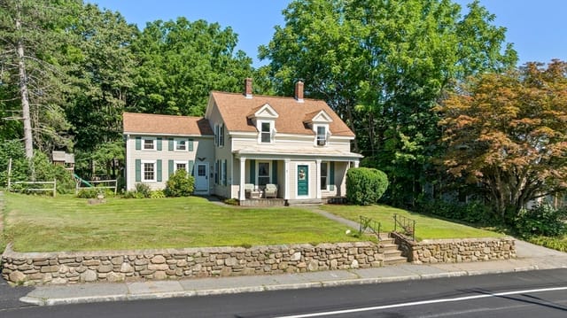 4-bed Single Family at 291 N Main St, North Brookfield