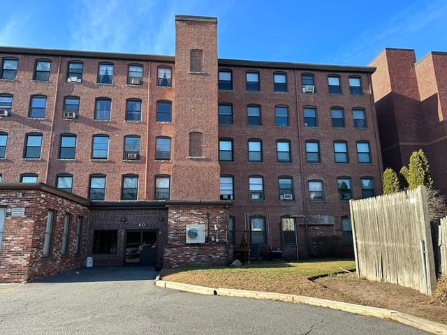 1-bed Condo at 80 Foster St # 406, Peabody