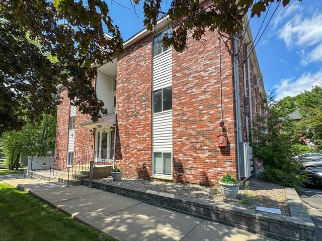 2-bed Condo at 212 Fisher St # A7, North Attleboro