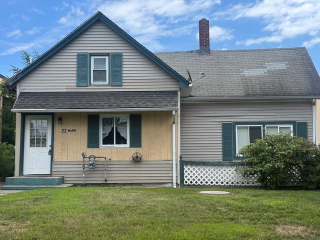 Casa Unifamiliar de 3 quartos em 22 Mann Street, Attleboro