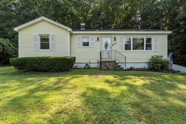 2-bed Single Family at 149 North St, East Brookfield