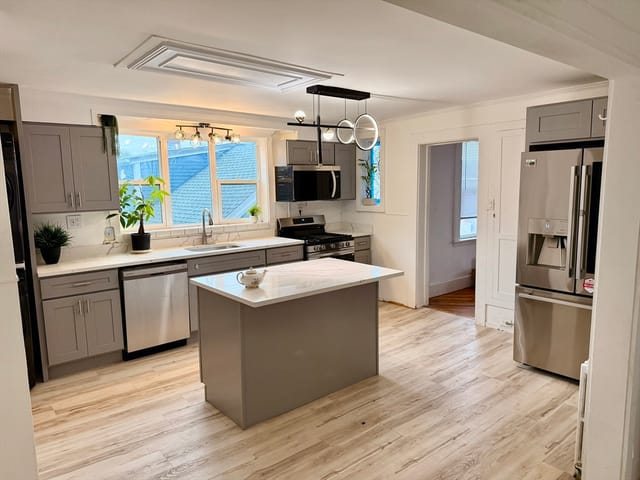 Multifamiliar de 9 habitaciones en 366 Main St, Gloucester