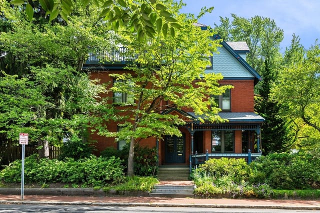 6-bed Single Family at 140 Upland Road, Cambridge