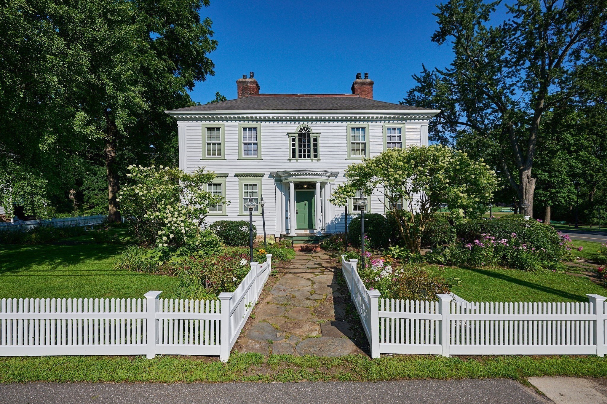 Casa Unifamiliar de 6 quartos em 25 Woodbridge St, South Hadley