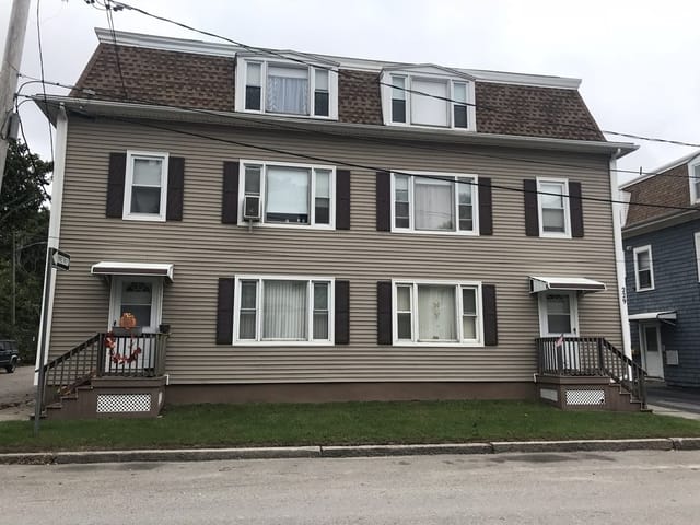 Multifamiliar de 12 quartos em 229 Tripp Street, Fall River