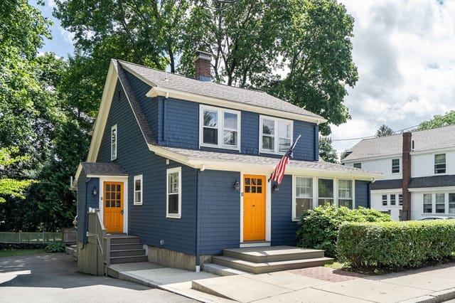 4-bed Single Family at 5 Maple St, Lexington