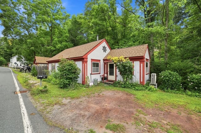 2-bed Single Family at 25 North St, Erving