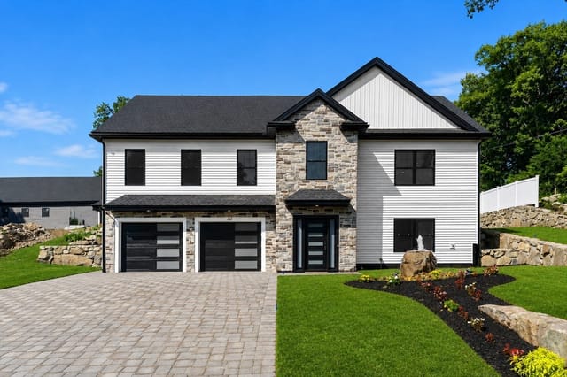 Casa Unifamiliar de 4 quartos em 660 Hildreth St, Dracut