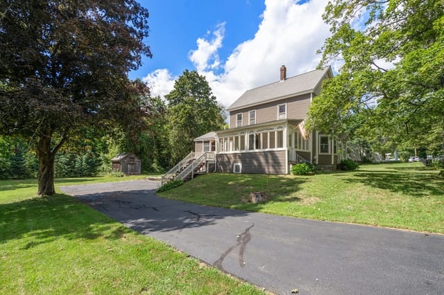 Casa Unifamiliar de 4 quartos em 43 Brown Street, Maynard