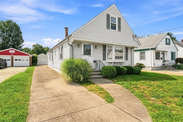 4-bed Single Family at 74 Isabella Ave, Providence