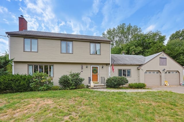 3-bed Single Family at 297 Fisher Street, Walpole