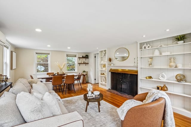 3-bed Single Family at 1 Constitution Rd, Lexington