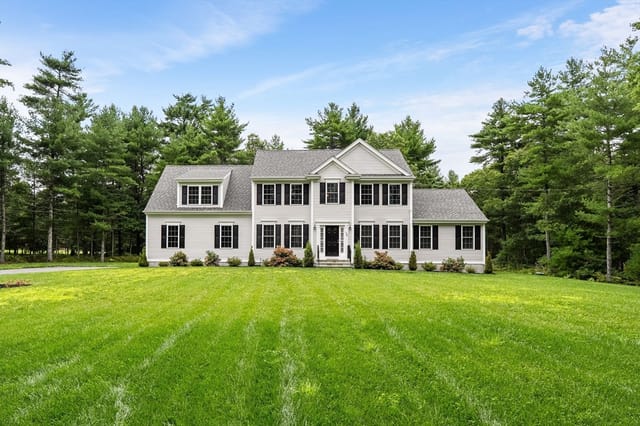 Casa Unifamiliar de 4 habitaciones en 128 Thomas St, Middleboro