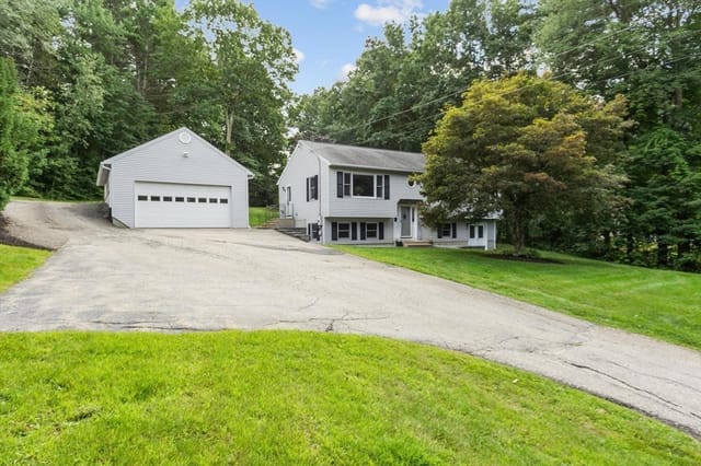 3-bed Single Family at 44 W Brookfield Rd, North Brookfield