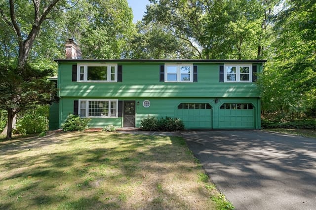 Casa Unifamiliar de 4 habitaciones en 8 Dana Rd, Bedford