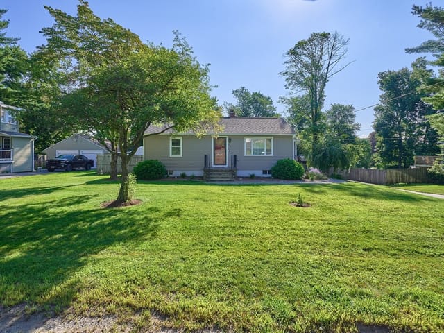 Casa Unifamiliar de 2 quartos em 14 Mildred Ave, Millbury