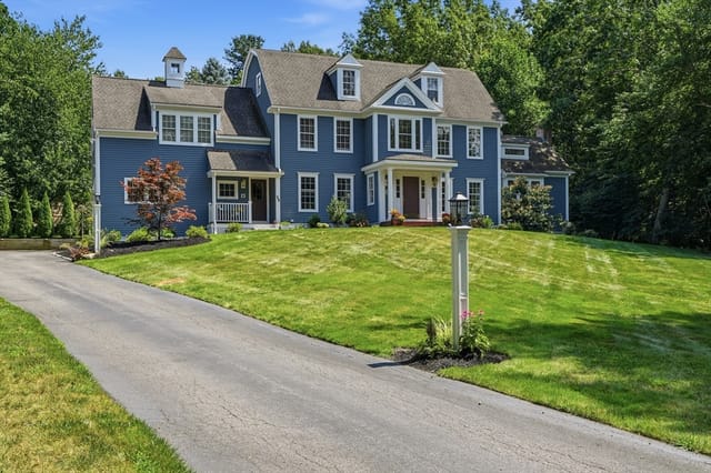6-bed Single Family at 25 Hidden Valley Rd, Marshfield