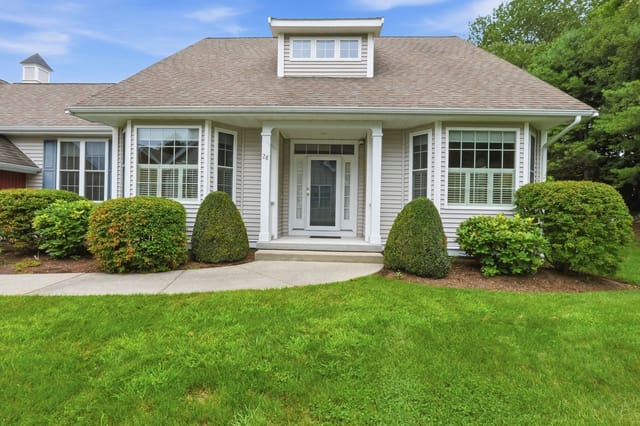2-bed Condo at 28 Braeburn Ln # 28, Ashland