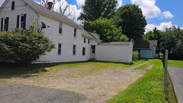 2-bed Single Family at 23 Walnut St, Pittsfield