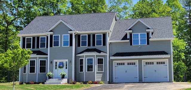 Casa Unifamiliar de 4 quartos em 10 Wisteria Ln, Maynard