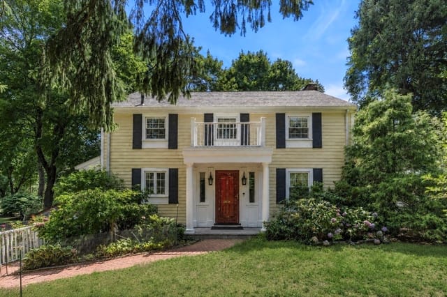 Casa Unifamiliar de 4 habitaciones en 560 Worcester St, Wellesley