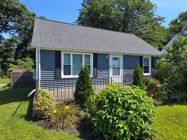 3-bed Single Family at 40 Second Island Rd, Webster